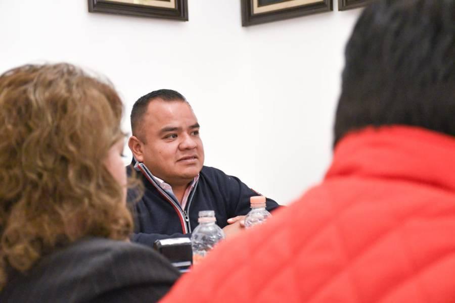 Alcalde de Apetatitlán entrega su primer informe a los integrantes del cabildo 