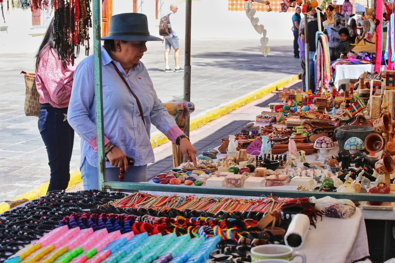 Disfrutan turistas de la capital de Tlaxcala 