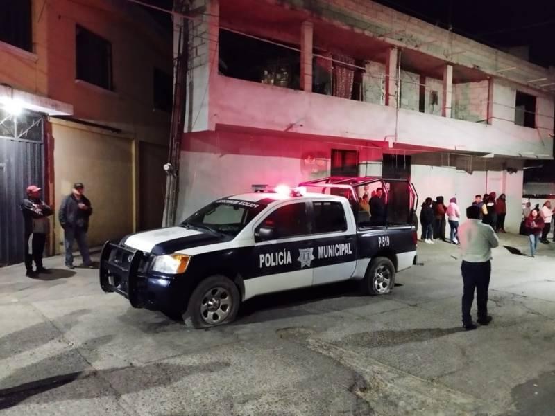Tensa calma en Ixcotla tras detención de ladrones de neumáticos; pobladores retienen patrulla municipal