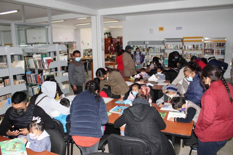 Biblioteca Municipal de SPM recibió a estudiantes del preescolar Salvador Díaz Mirón