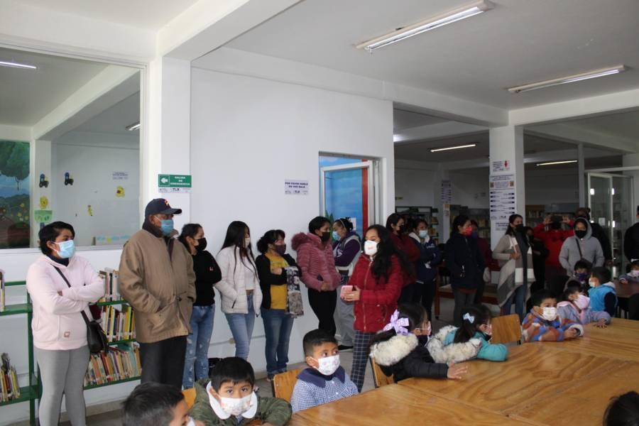 Biblioteca Municipal de SPM recibió a estudiantes del preescolar Salvador Díaz Mirón