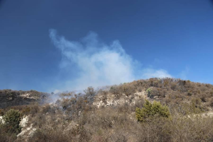 Se incendian cerros en Panotla