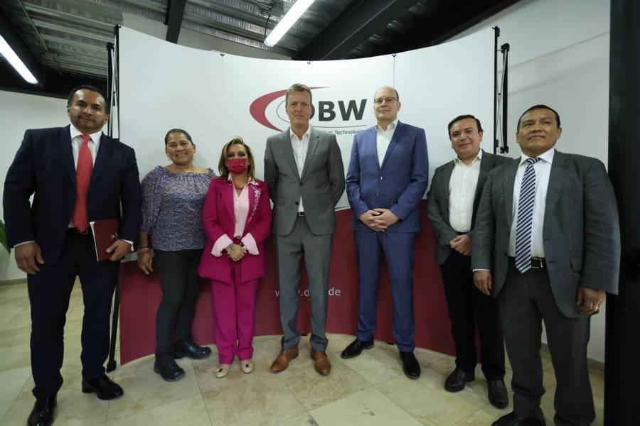 Visitó Gobernadora Lorena Cuéllar empresa DBW en CIX I de Tetla 