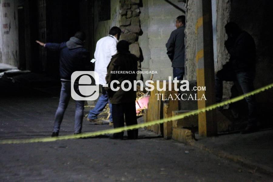 Hombre paseaba cuerpo sin vida de una mujer a bordo de una carretilla en Tenancingo