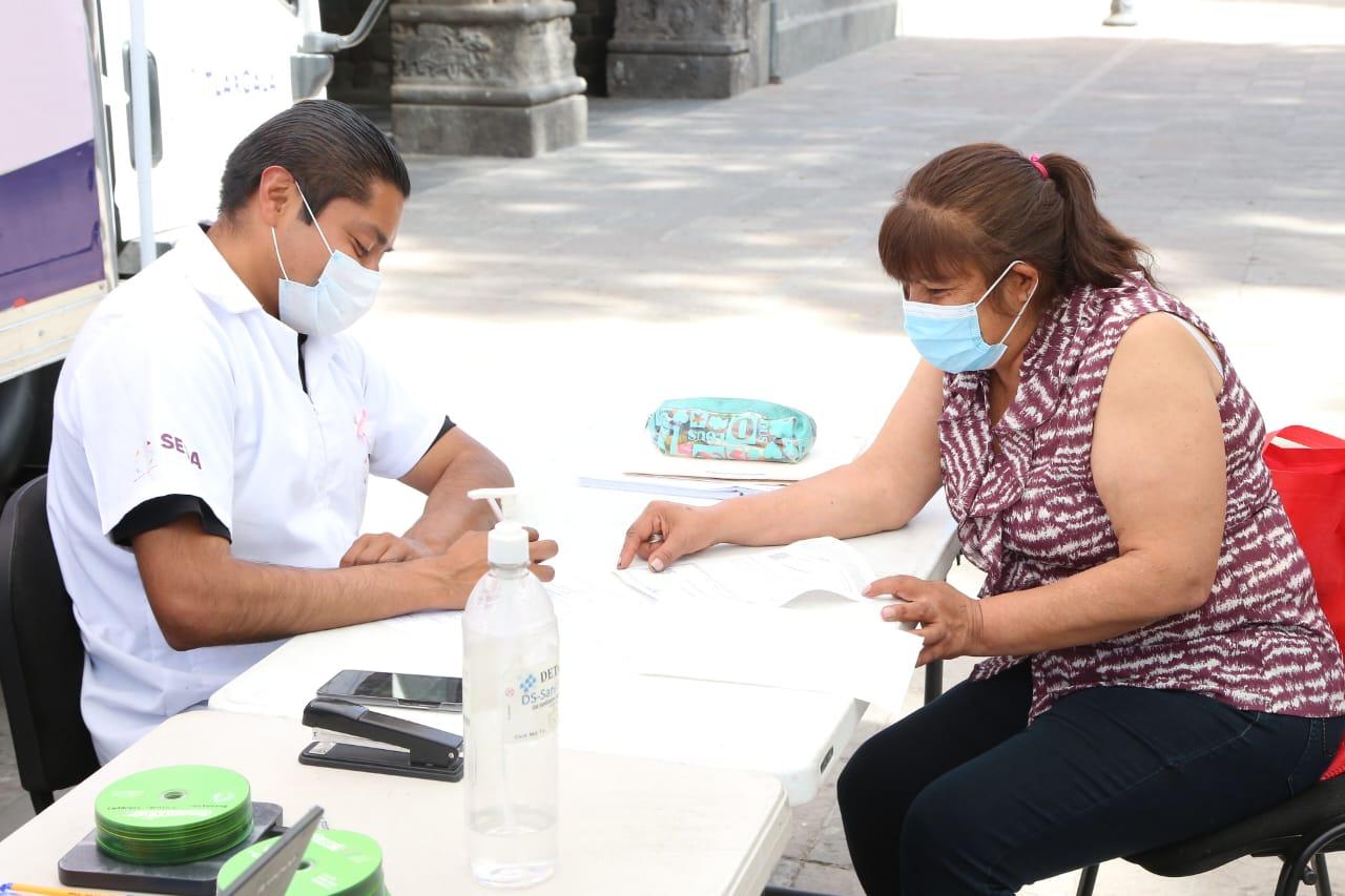 Instalan módulo de detención de cáncer de mama frente a Palacio de Gobierno