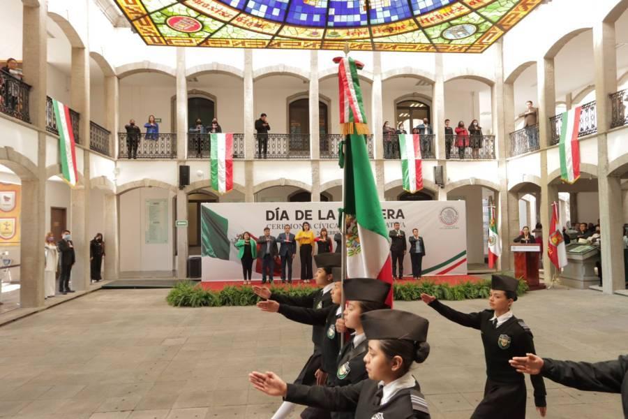 Ceremonia cívica conmemorativa del Día de la Bandera en el Congreso del Estado 