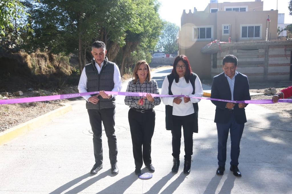 Inauguró Gobernadora Lorena Cuéllar obras públicas en Xiloxoxtla y Teolocholco