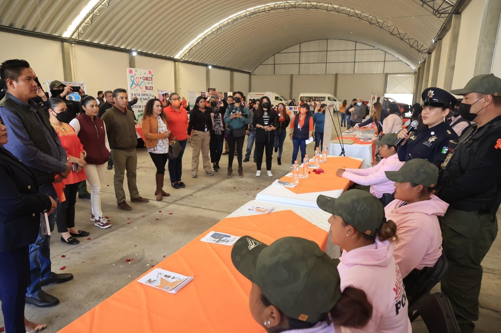 Avanzan las jornadas de información y servicios para atender la AVGM en Tlaltelulco