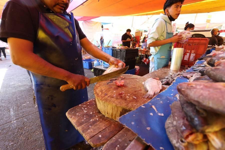 La falta de fe provoca bajas ventas de mariscos en Tlaxcala 