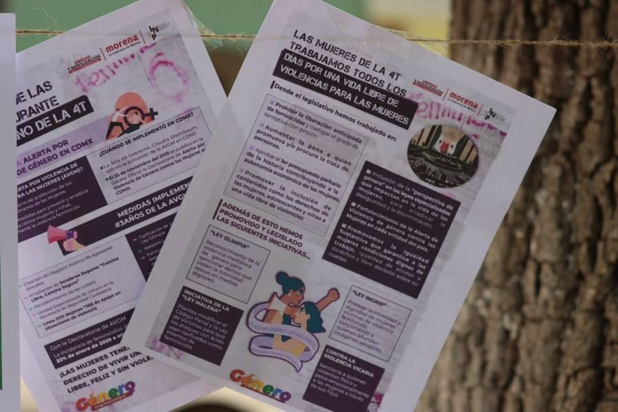 Militantes de MORENA realizan campaña informativa sobre los derechos de las mujeres 