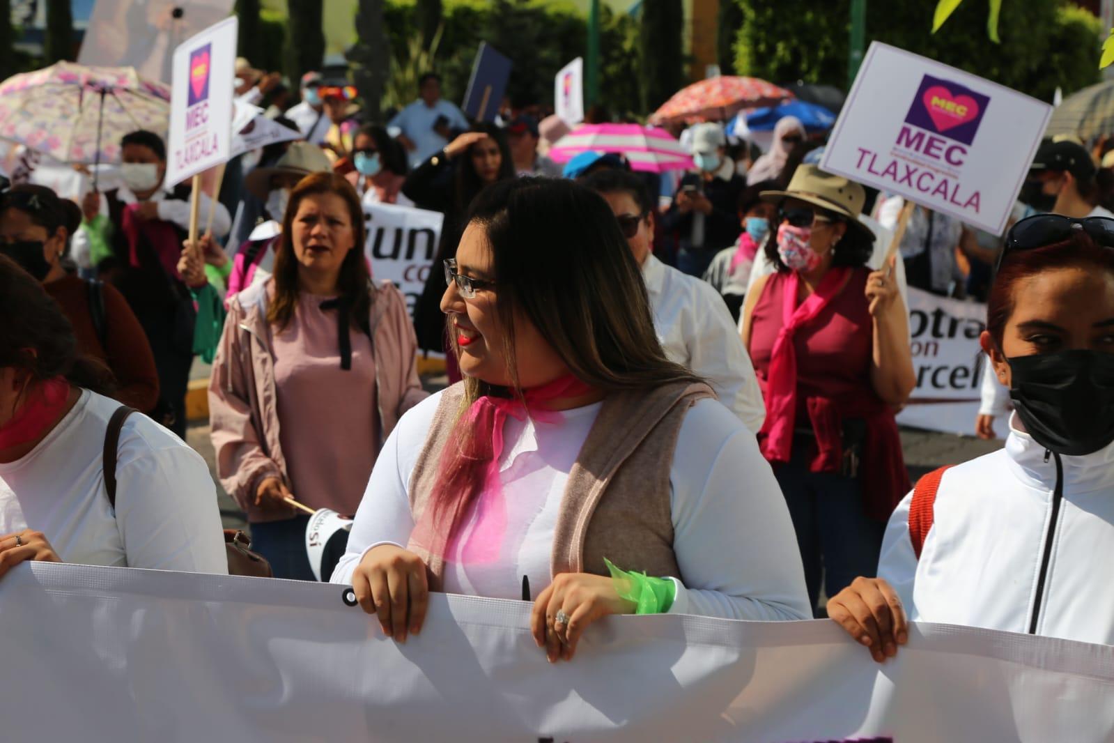 Mujeres realizan caminata a favor de Marcelo Ebrard 