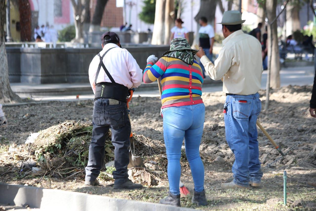 Continúan trabajos en el parque central de Tlaxcala