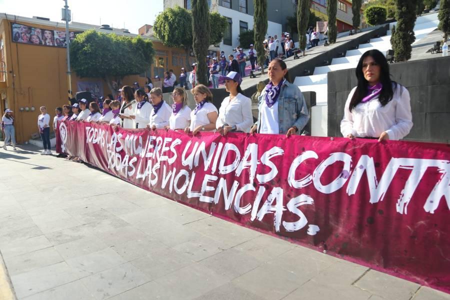 Mujeres panistas se manifiestan en la capital  