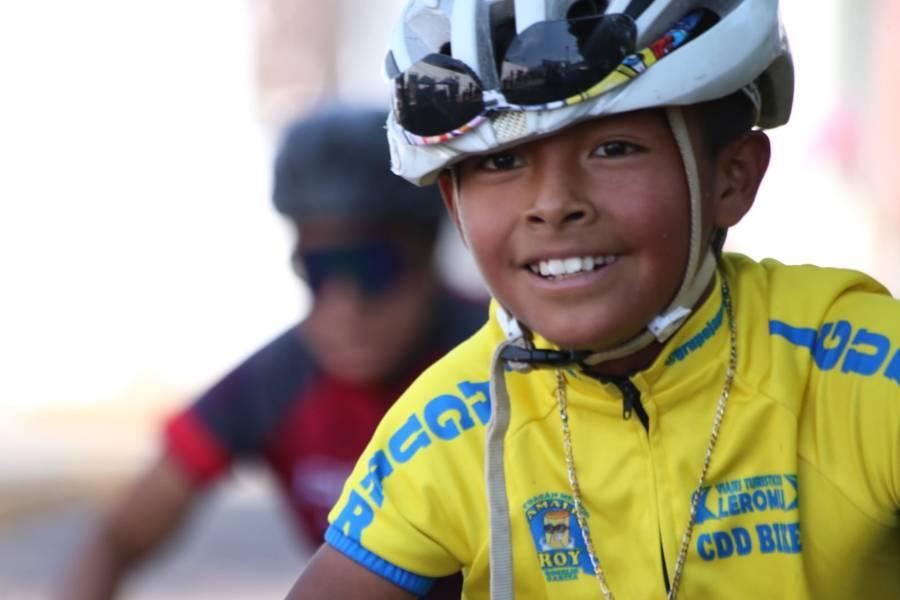Realizan carrera ciclista en Apetatitlán 