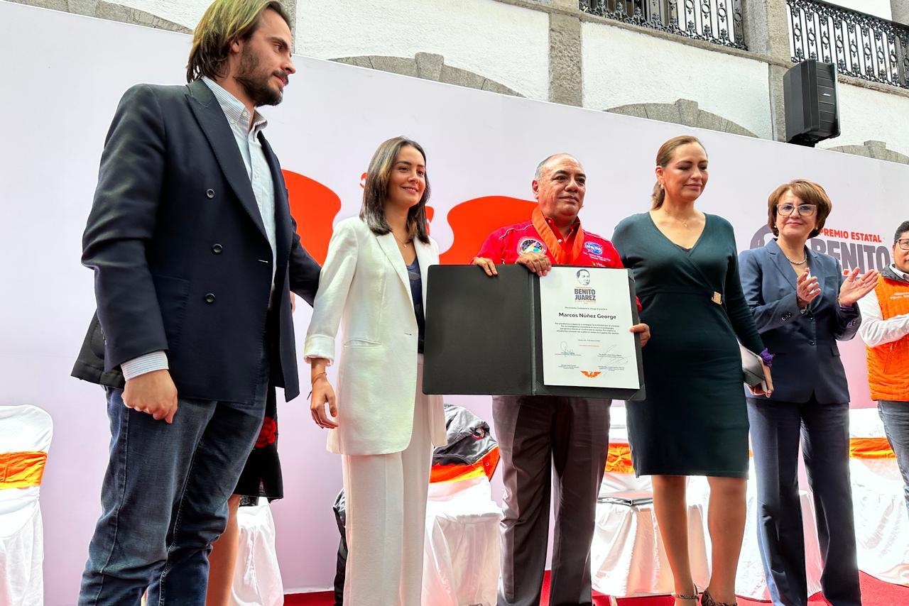 Entregan premio estatal "Benito Juárez", al mérito ciudadano 