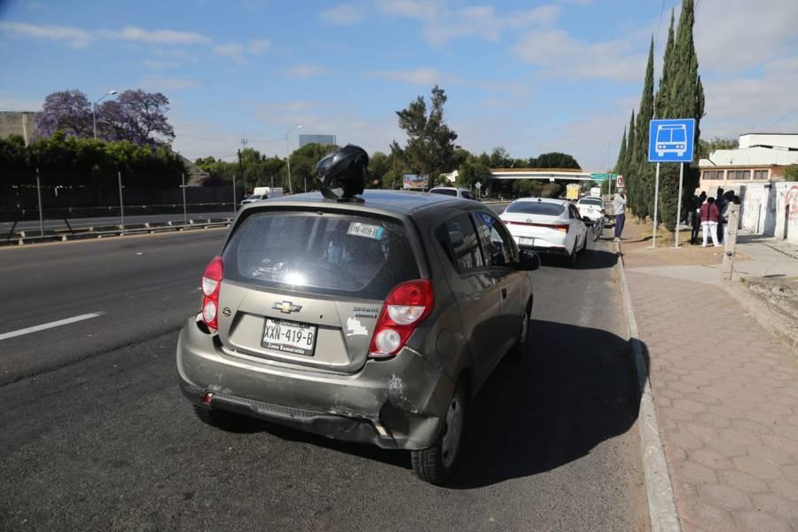 Chocan vehículos en "El Trébol"