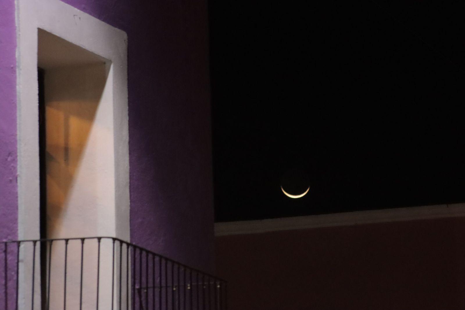 Luna creciente sobre la capital tlaxcalteca 