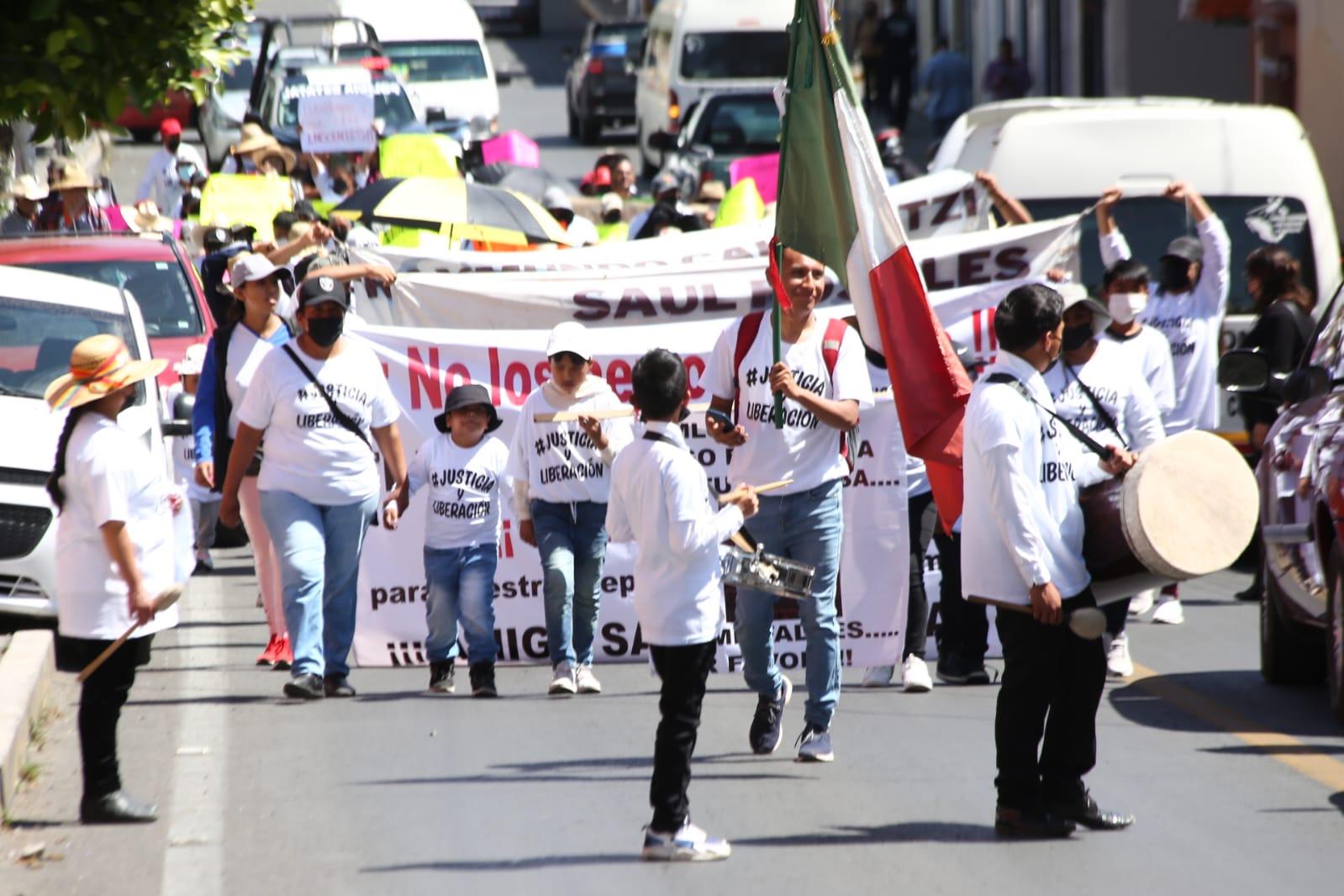 Hacia el CERESO de Tlaxcala marchan pobladores de Tlalcuapan 