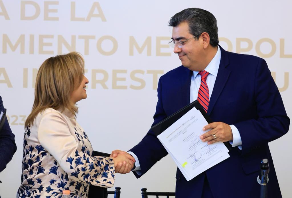 Firmó Gobernadora primer programa metropolitano de la zona interestatal Puebla-Tlaxcala