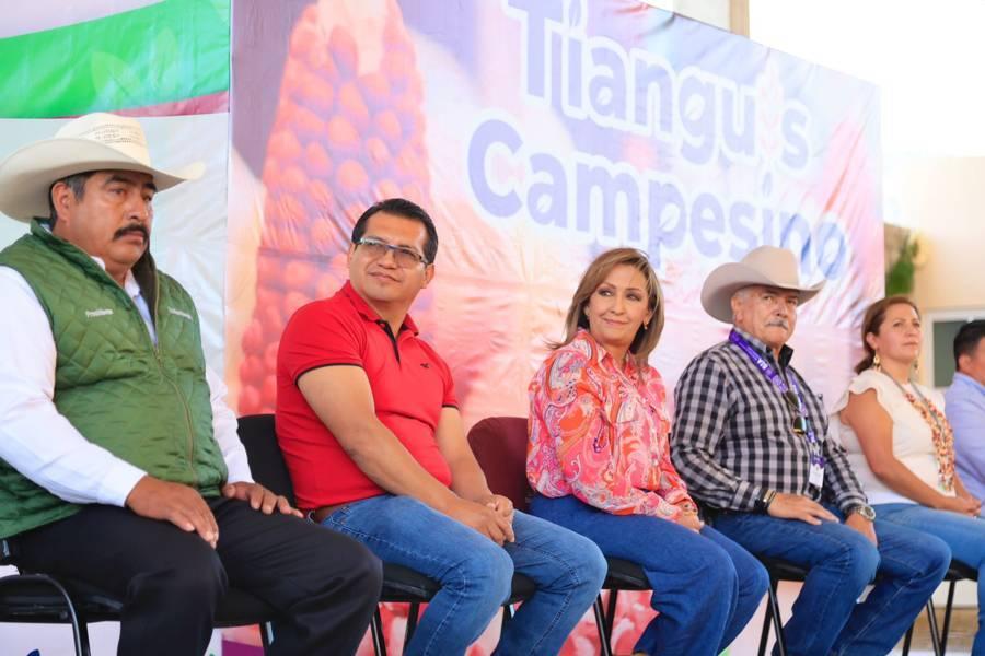 Recorrió Gobernadora tianguis campesino en Emiliano Zapata