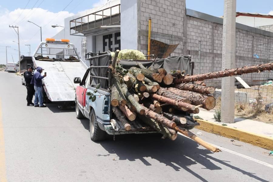 Asegura policía estatal camioneta de talamontes en Zitlaltepec