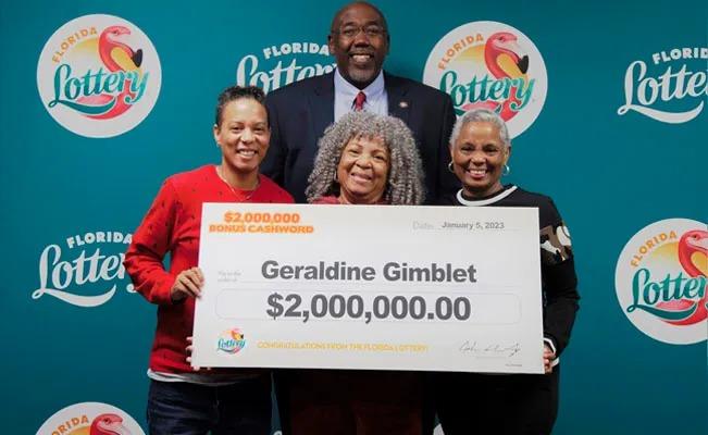 Una mujer que gastó todos sus ahorros contra el cáncer de su hija, se vuelve viral tras ganar la lotería 