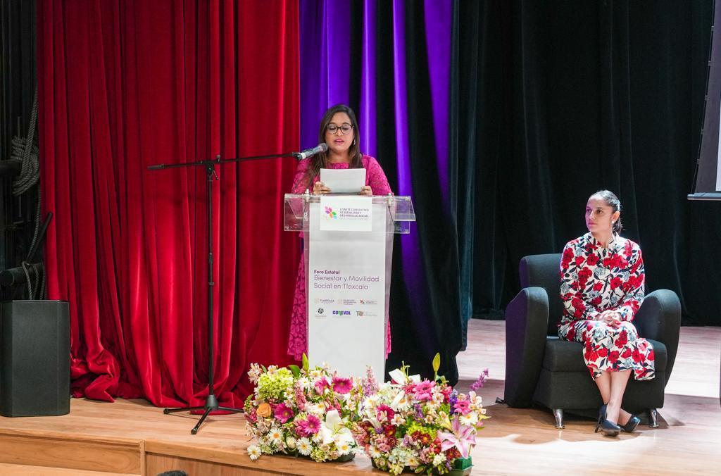 Inaugura Fernanda Espinosa foro “Bienestar y movilidad social en Tlaxcala”