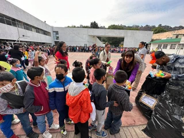 Gabriela Brito celebra el día del niño con alumnos de la primaria "Manuel Lardizabal”