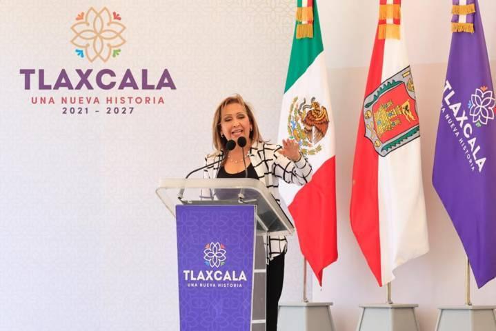 Encabezó Gobernadora entrega de tarjetas becas “Benito Juárez” en Chiautempan 
