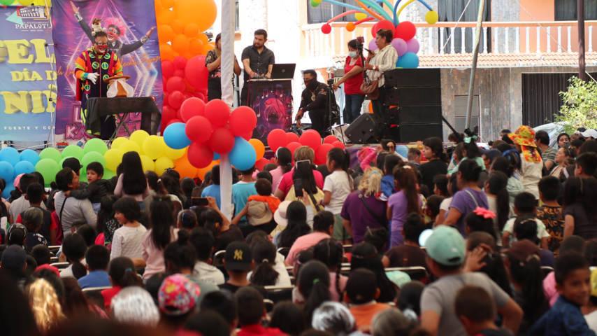 Niñas y niños derraman alegría y felicidad durante festejo en Papalotla 