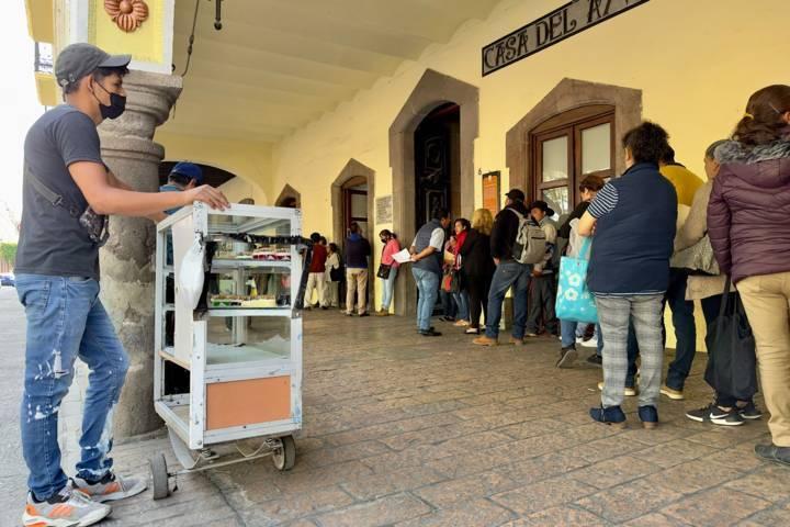 Largas filas en el Registro Civil del estado de Tlaxcala 