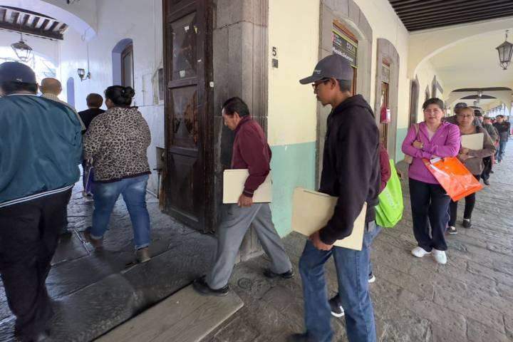 Largas filas en el Registro Civil del estado de Tlaxcala 