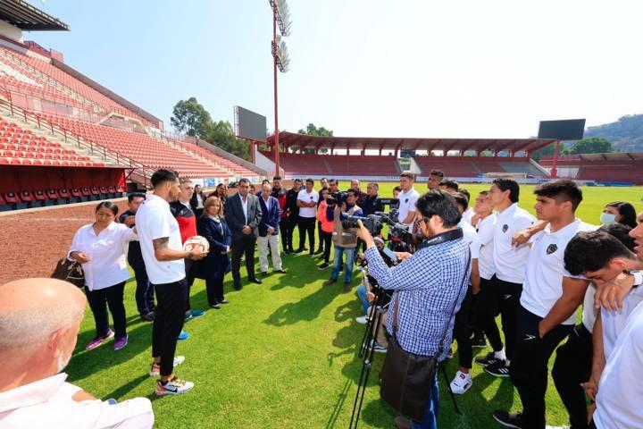 Respalda Gobernadora Lorena Cuéllar al equipo de futbol “Club Coyotes” de Tlaxcala