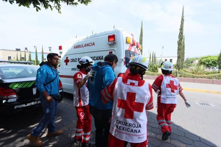 Cruz Roja Mexicana atiende peatón lesionado en el centro histórico 