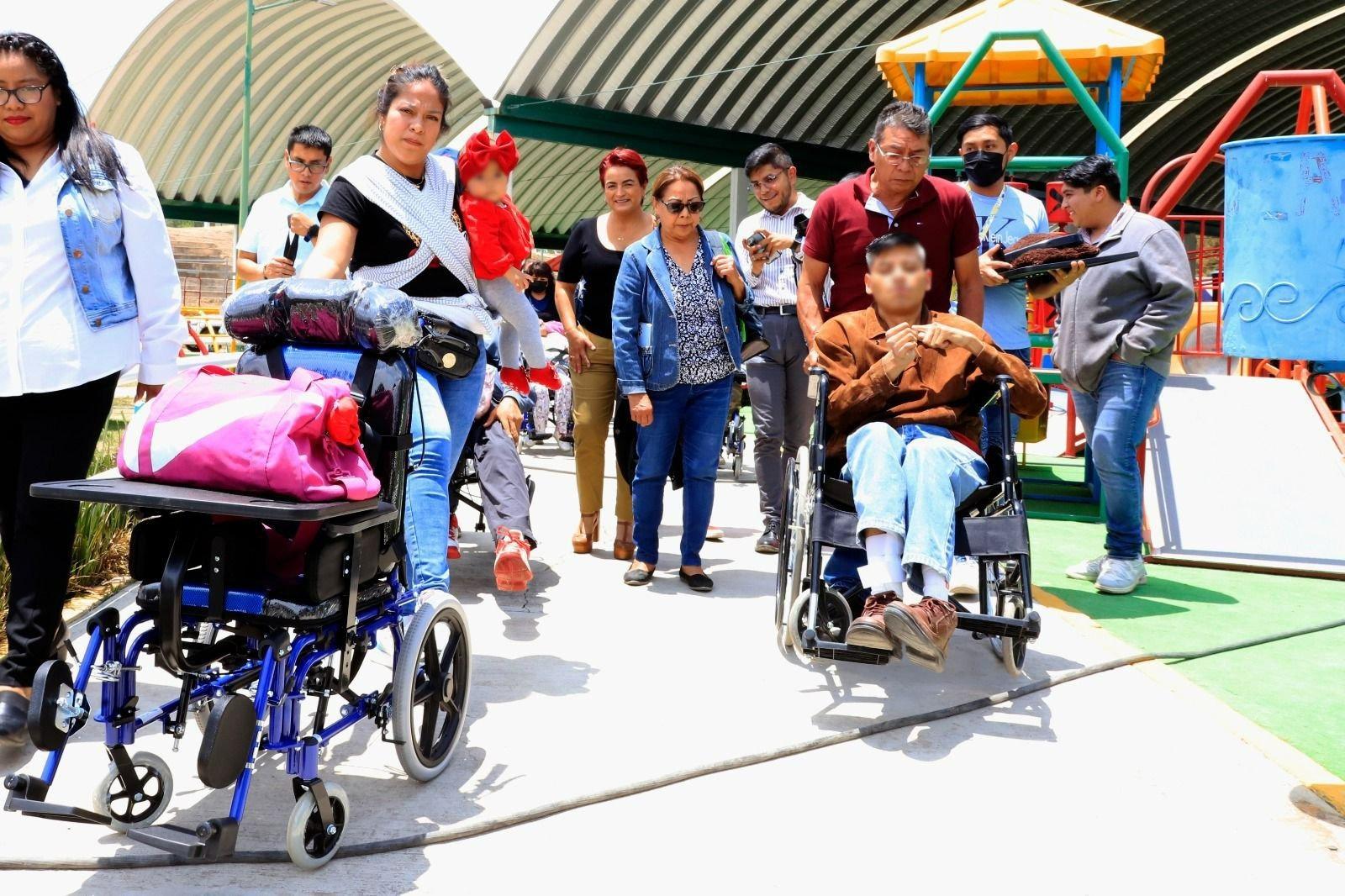 Entregó Gobernadora Lorena Cuéllar apoyos funcionales a personas con alguna discapacidad