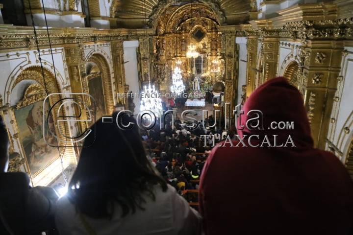 Canta Carlos Rivera mañanitas a la Virgen de Ocotlán 