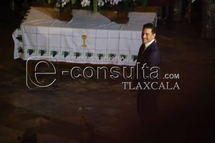 Canta Carlos Rivera mañanitas a la Virgen de Ocotlán 