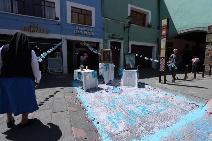 Continúa su recorrido la virgen de Ocotlán por las principales calles de la capital tlaxcalteca