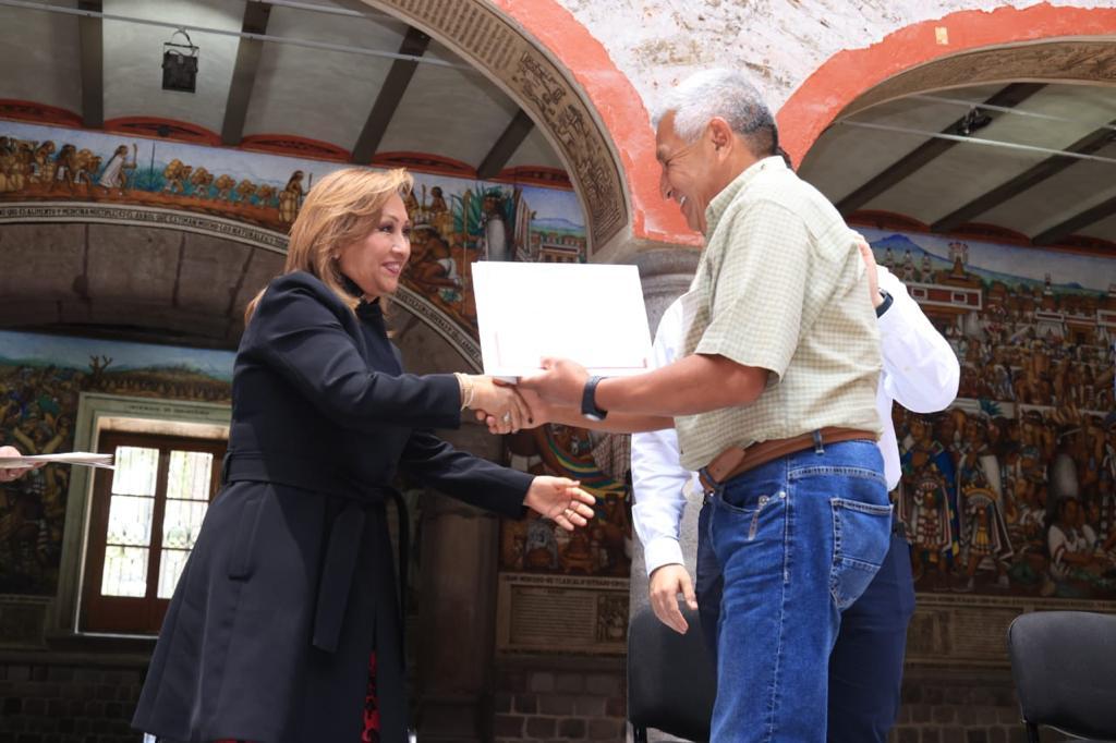 Entregaron Gobierno del Estado e Infonavit reconocimientos a derechohabientes tlaxcaltecas