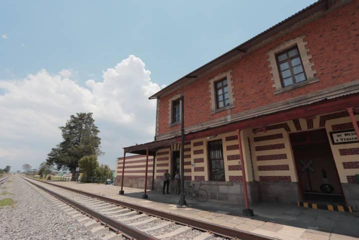Donación de diez estaciones de tren al estado de Tlaxcala 