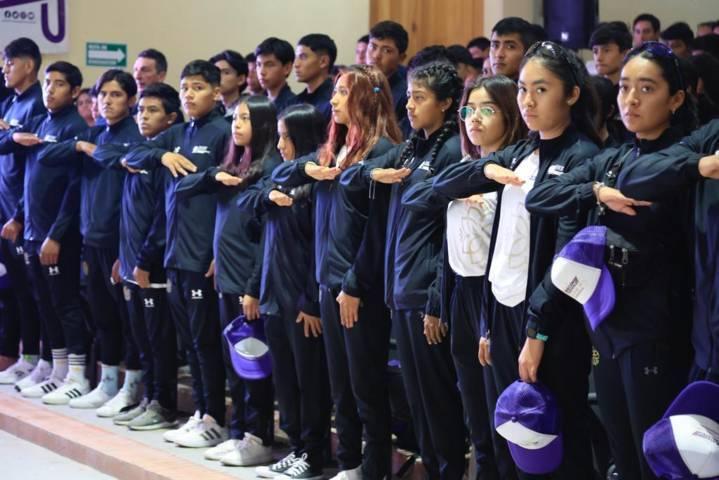 Gobernadora abanderó a la delegación tlaxcalteca que acudirá a los juegos nacionales Conade 2023