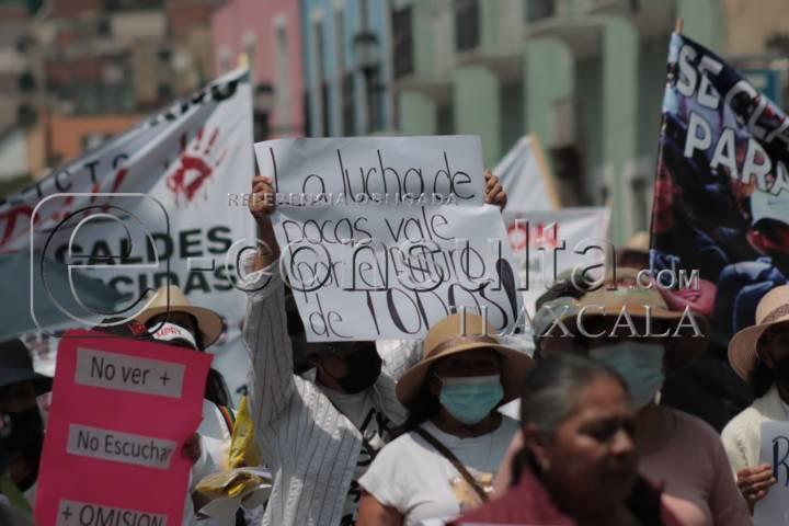 Se manifiestan pobladores de Xicohtzinco por aniversario luctuoso de Rodríguez Mena