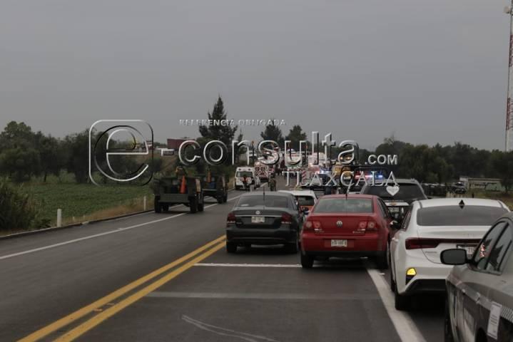 Vuelca autobús de pasajeros en la autopista Tlaxcala-Puebla 