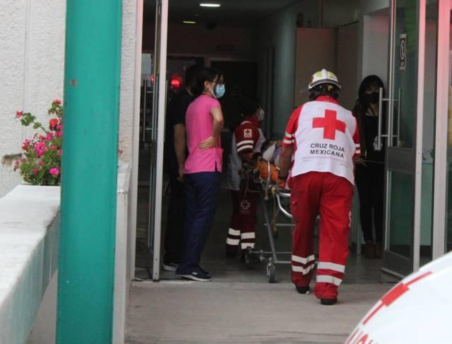 Implementa sector salud de Tlaxcala protocolo de atención a lesionados por volcadura de minibús en autopista Tlaxcala-Puebla