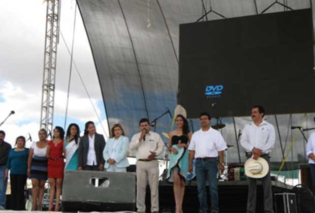 Inauguran la Feria de San Antonio Calpulalpan 2013