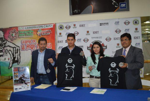 Presentan eventos deportivos de la Feria Tlaxcala 2013 en Puebla