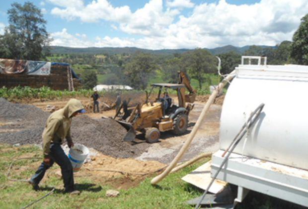 Construyen nuevo sistema de agua potable en ¨La Soledad¨