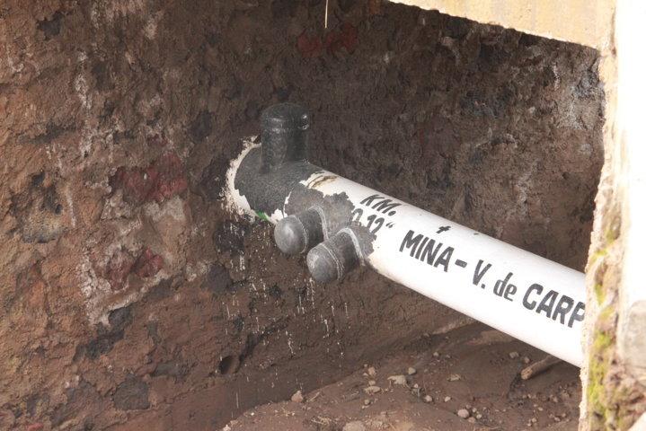 Otra toma clandestina es descubierta en un ducto en Calpulalpan