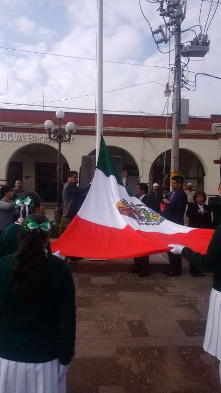 Con desfile cívico conmemora Calpulalpan inicio de la Revolución Mexicana