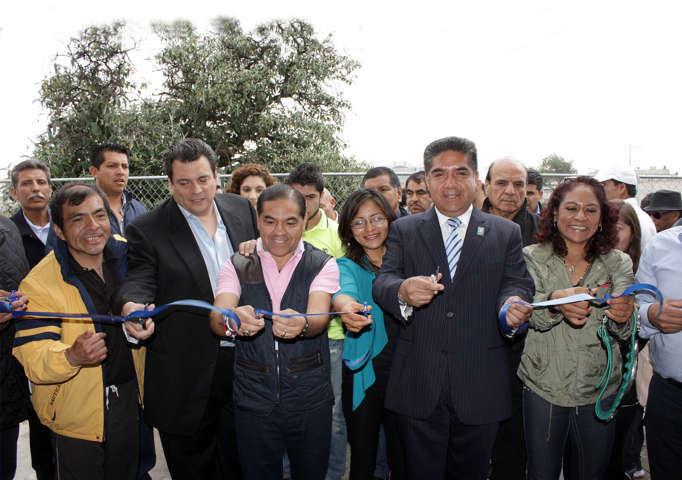 Entrega CMB galardón simbólico a Gobernador de Tlaxcala	
